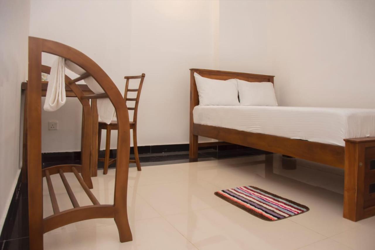 Sanmi Airport Resort Катунаяка Экстерьер фото