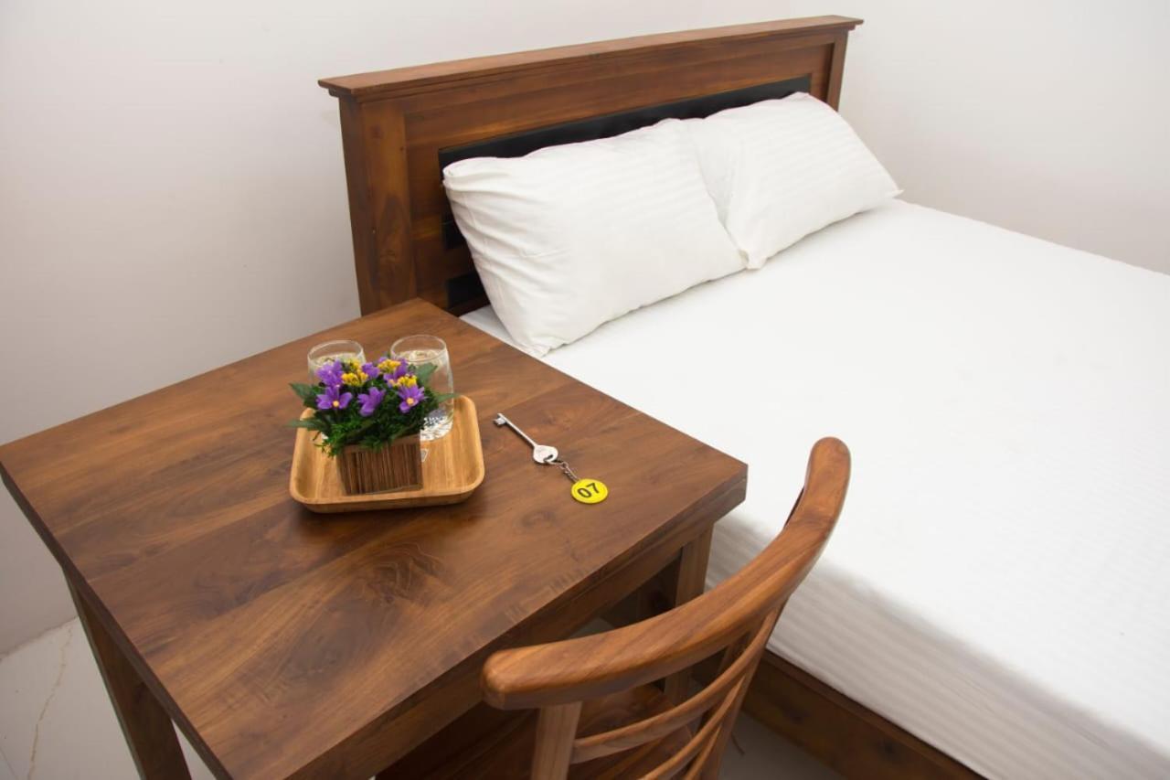 Sanmi Airport Resort Катунаяка Экстерьер фото