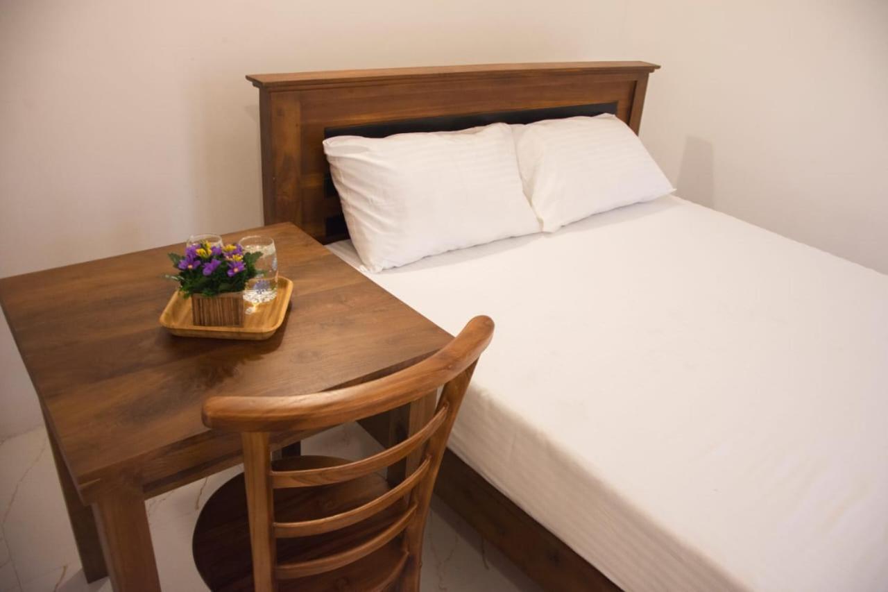 Sanmi Airport Resort Катунаяка Экстерьер фото